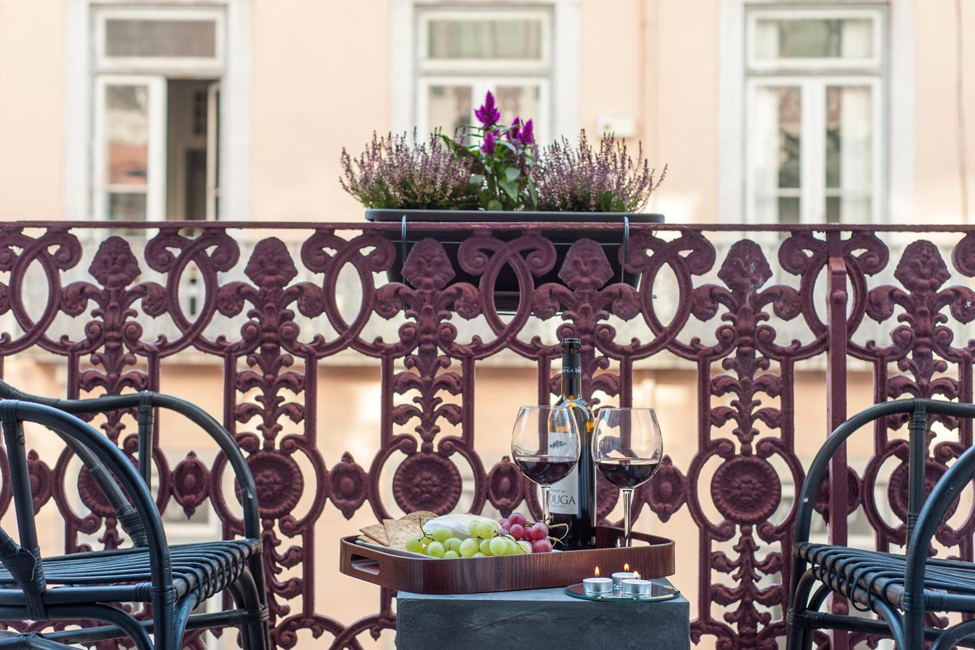 Lisbon Cheese & Wine Suites Ngoại thất bức ảnh